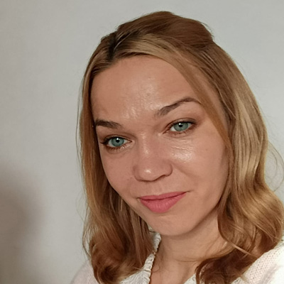 Portret Andreea Grozav, terapeut ocupațional în cadrul Asociației Zâne și Dragoni