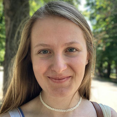 Portret Ingrid Manases, psiholog în cadrul Asociației Zâne și Dragoni